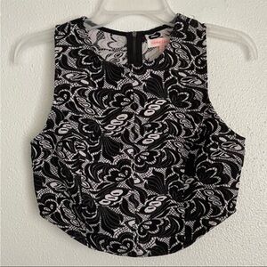 Black and White Patterned Crop Top